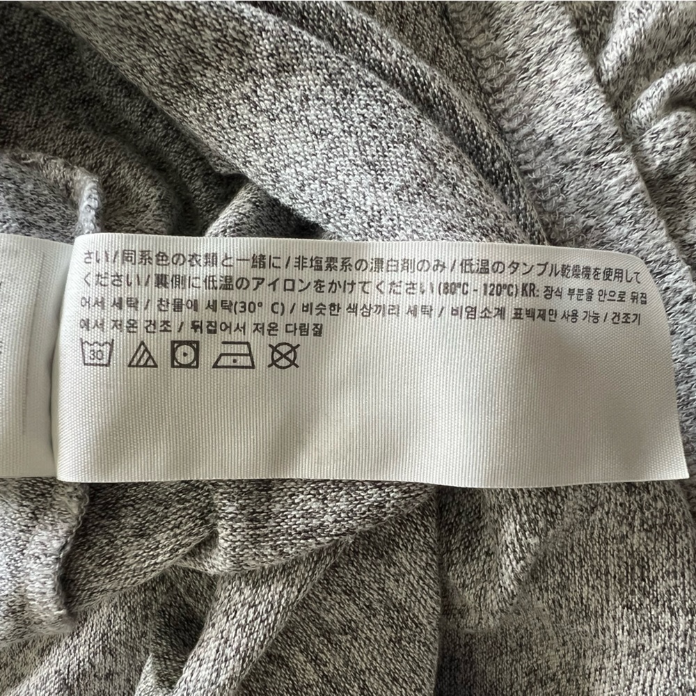 Abercrombie & Fitch: Gray Lounge Top: Size M - Picture 5 of 6